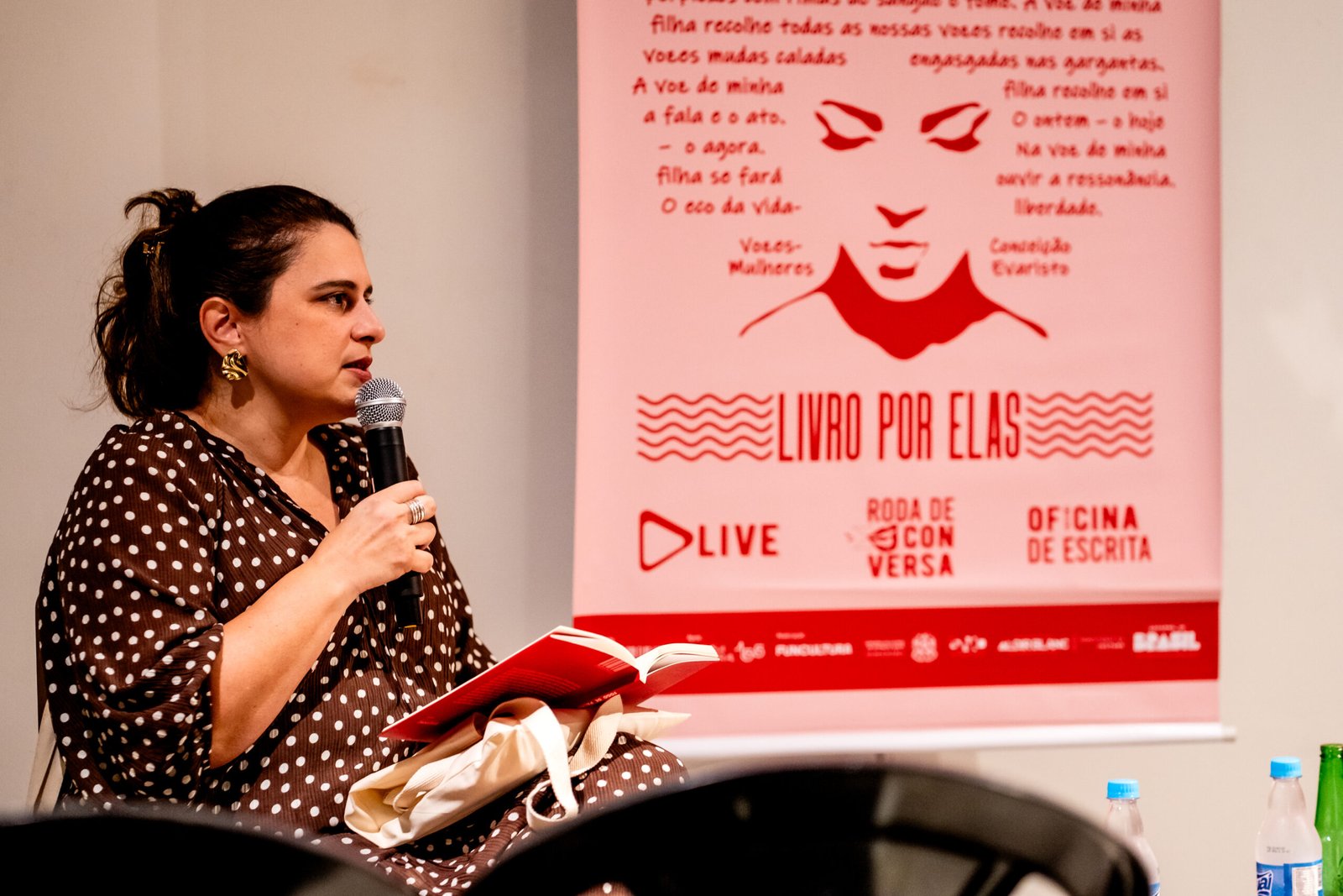 2ª edição do “Livro Por Elas” divulga escritora capixaba e contribuiu para fortalecimentoe incentivo de novas escritoras capixabas